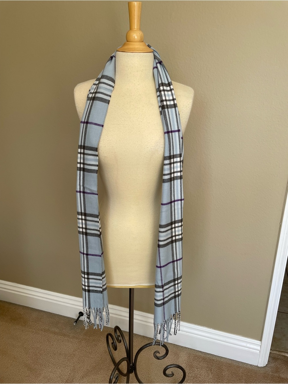 100% Cashmere Plaid Scarf